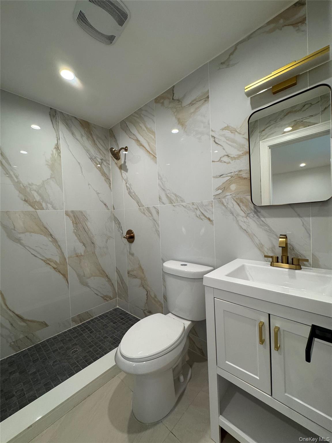 14590 226th Street Property Photo 9