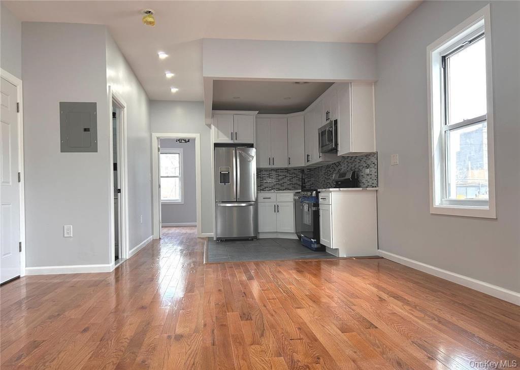 6921 49th Avenue Property Photo 3
