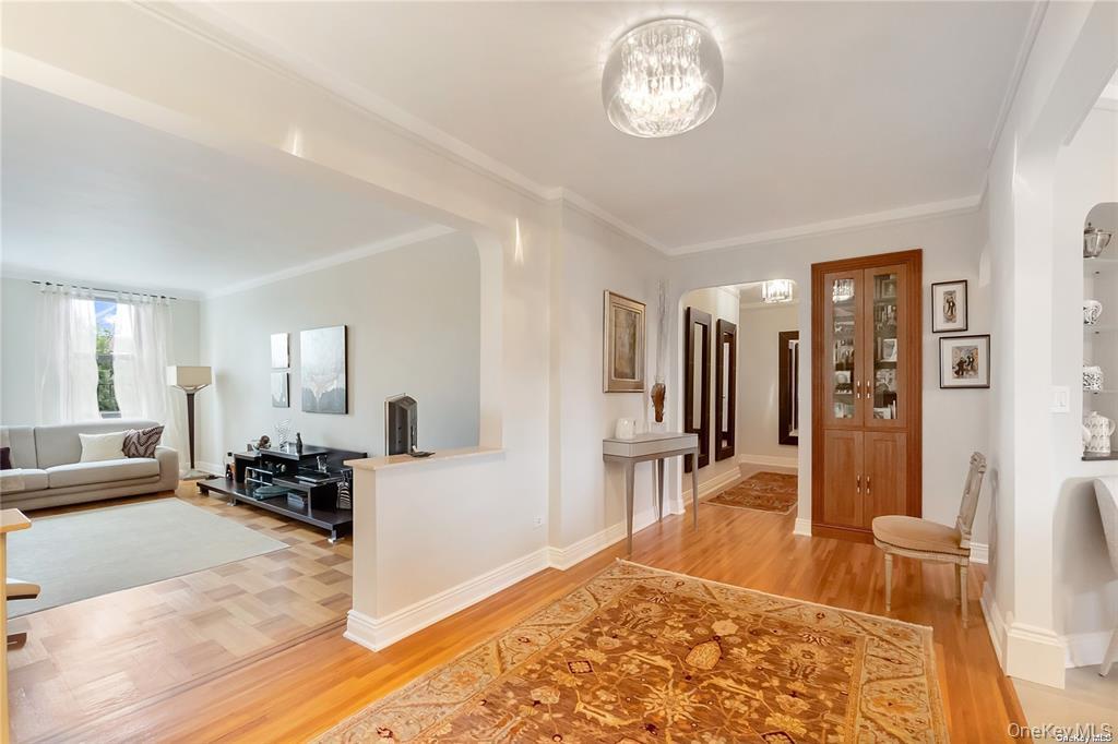 84-51 Beverly Road 6r Property Photo 6