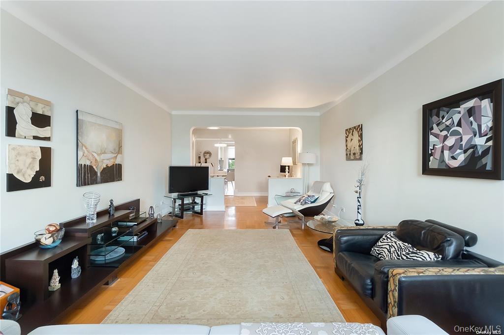 84-51 Beverly Road 6r Property Photo 17