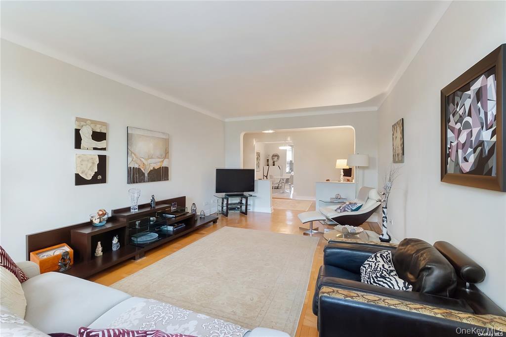 84-51 Beverly Road 6r Property Photo 18