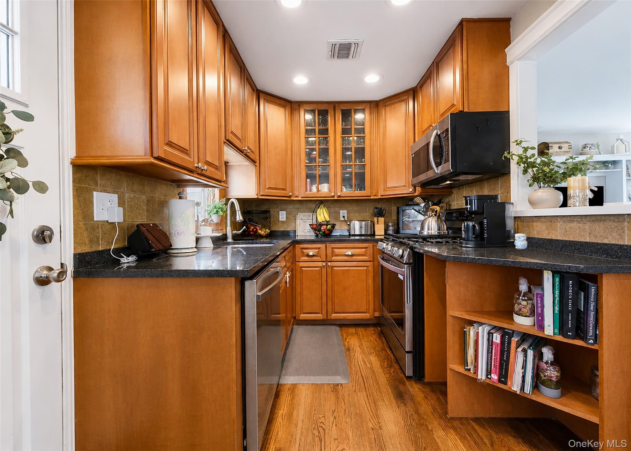8 Harrison Street Property Photo 10
