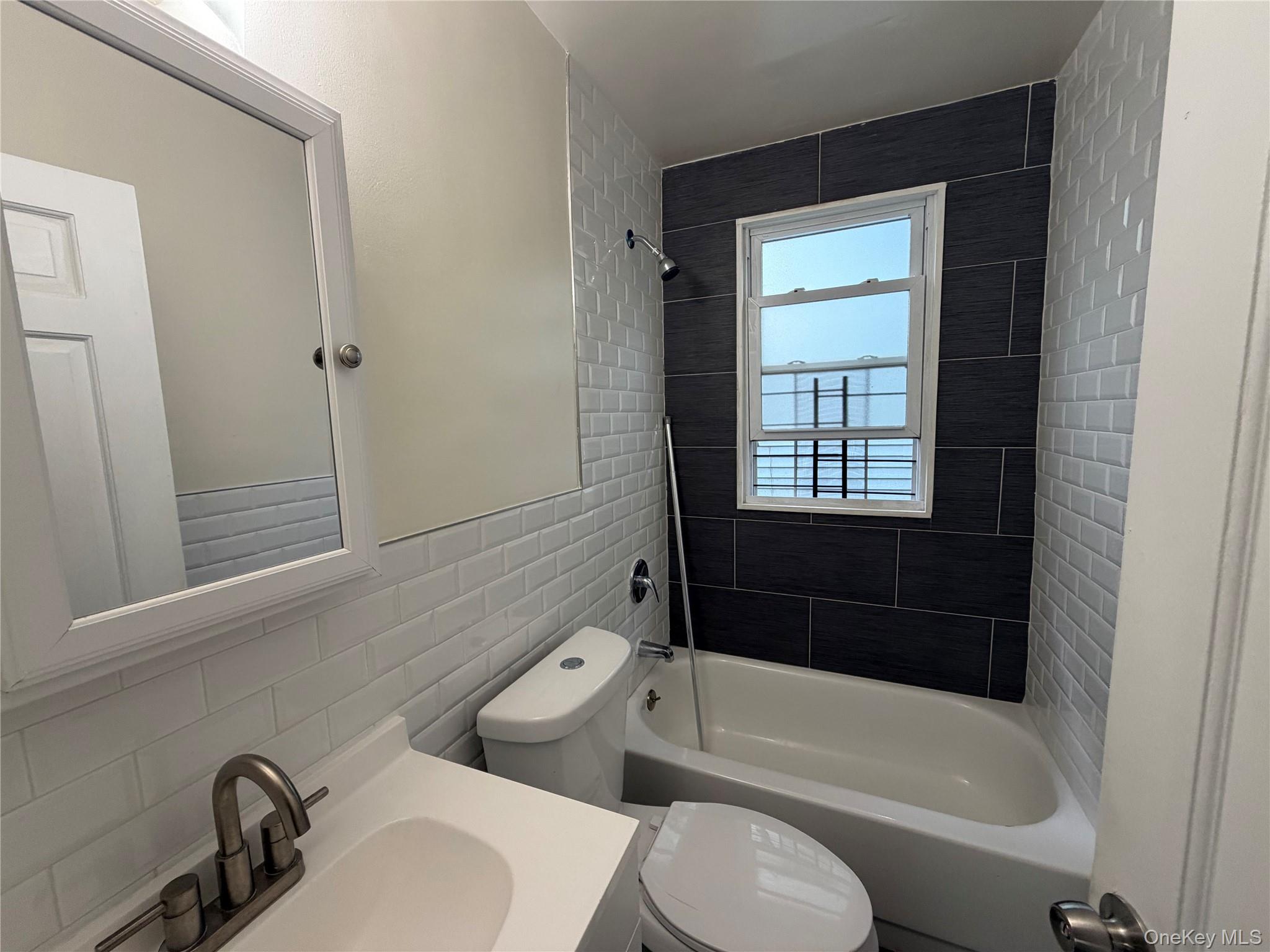 182 Ashford Avenue 2 Property Photo 3
