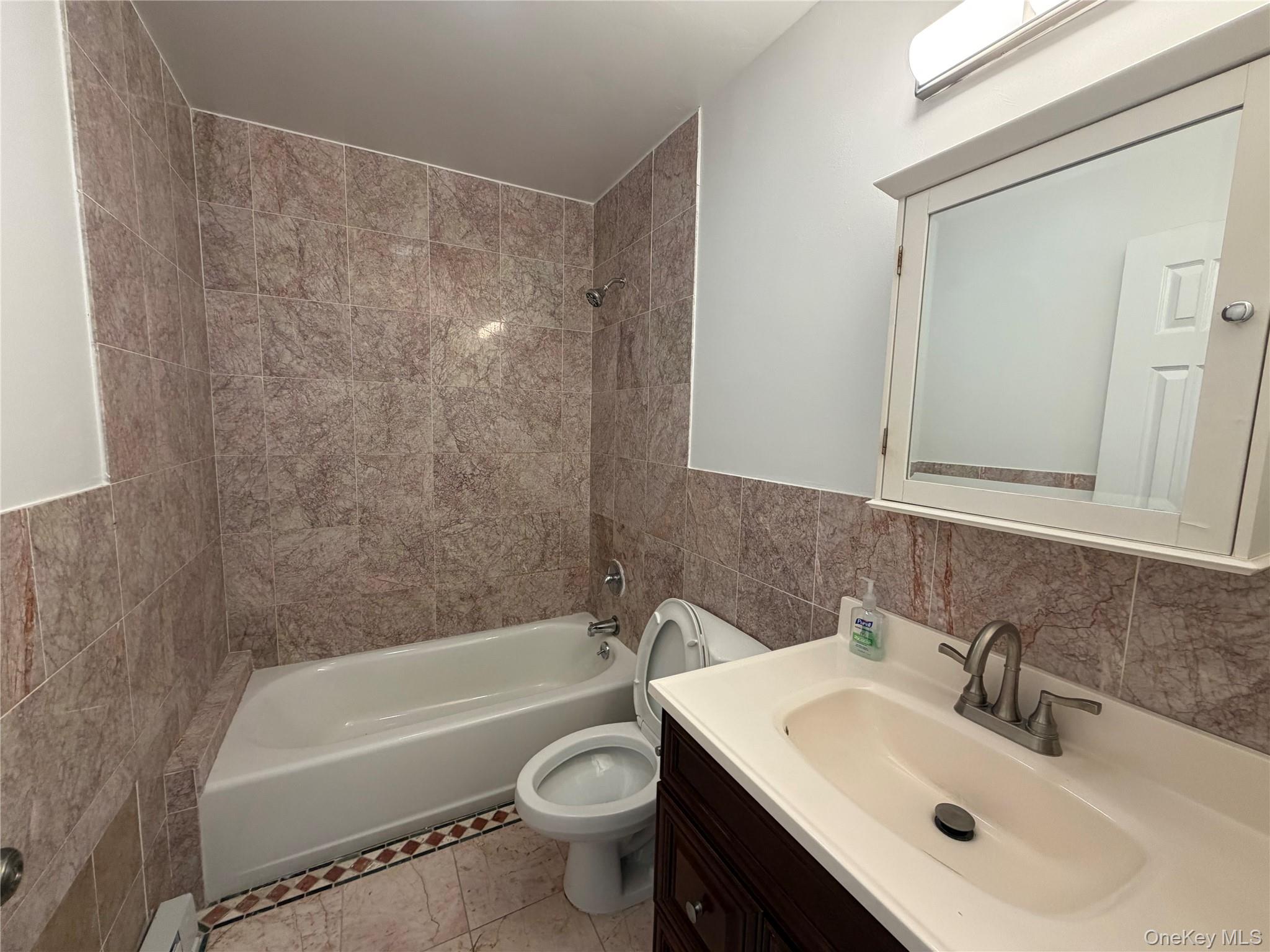 182 Ashford Avenue 2 Property Photo 5