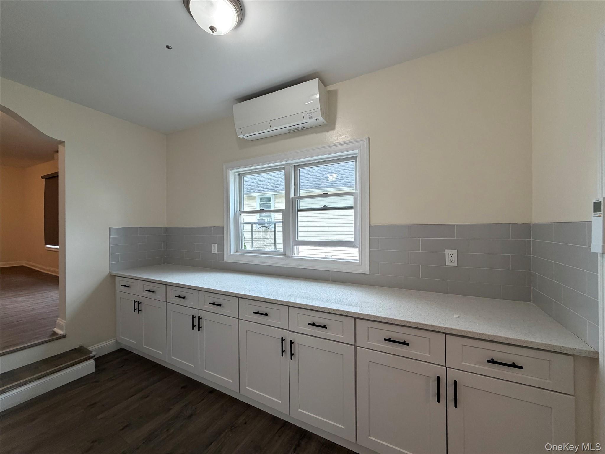 182 Ashford Avenue 2 Property Photo 7