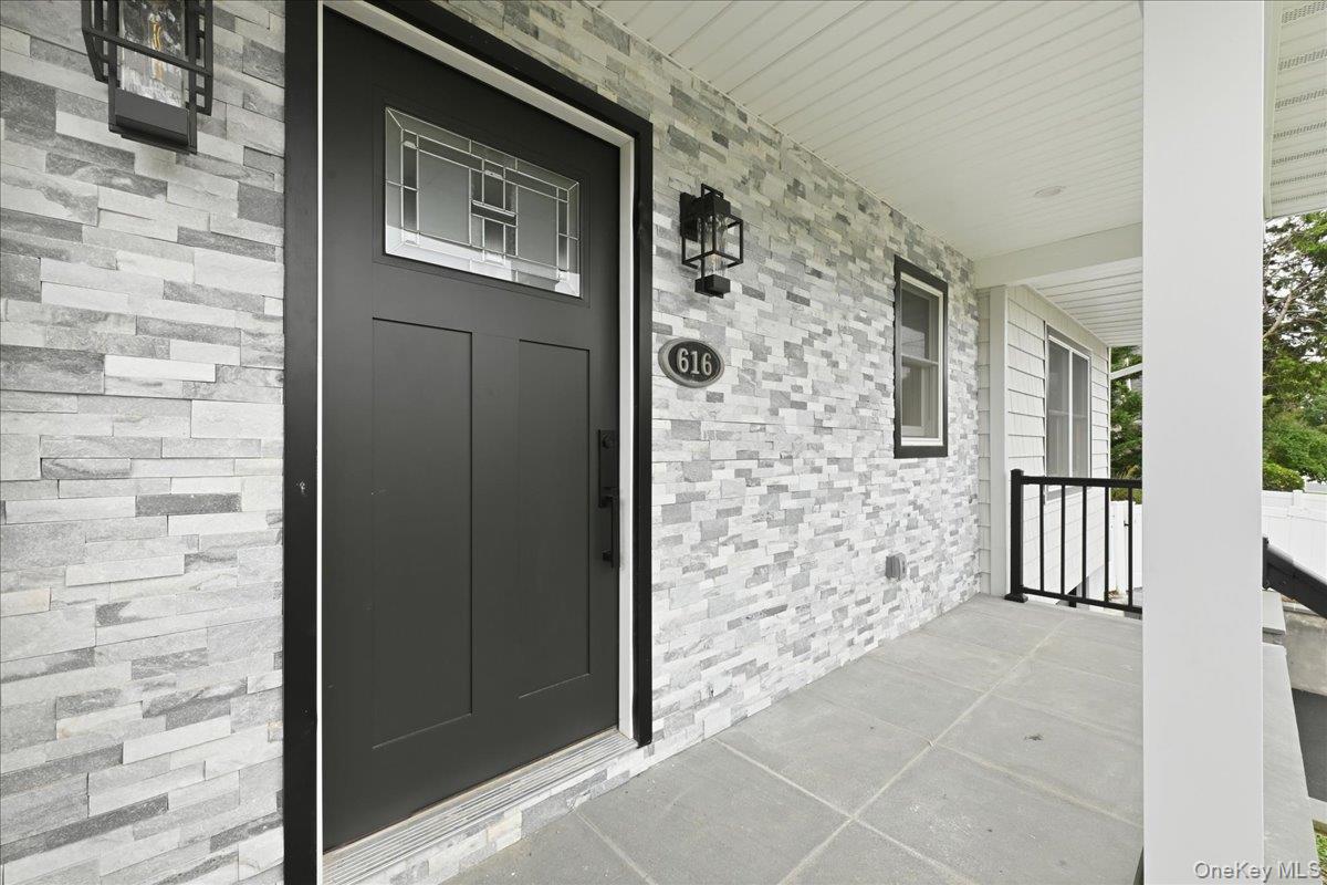 616 Harless Place Property Photo 2
