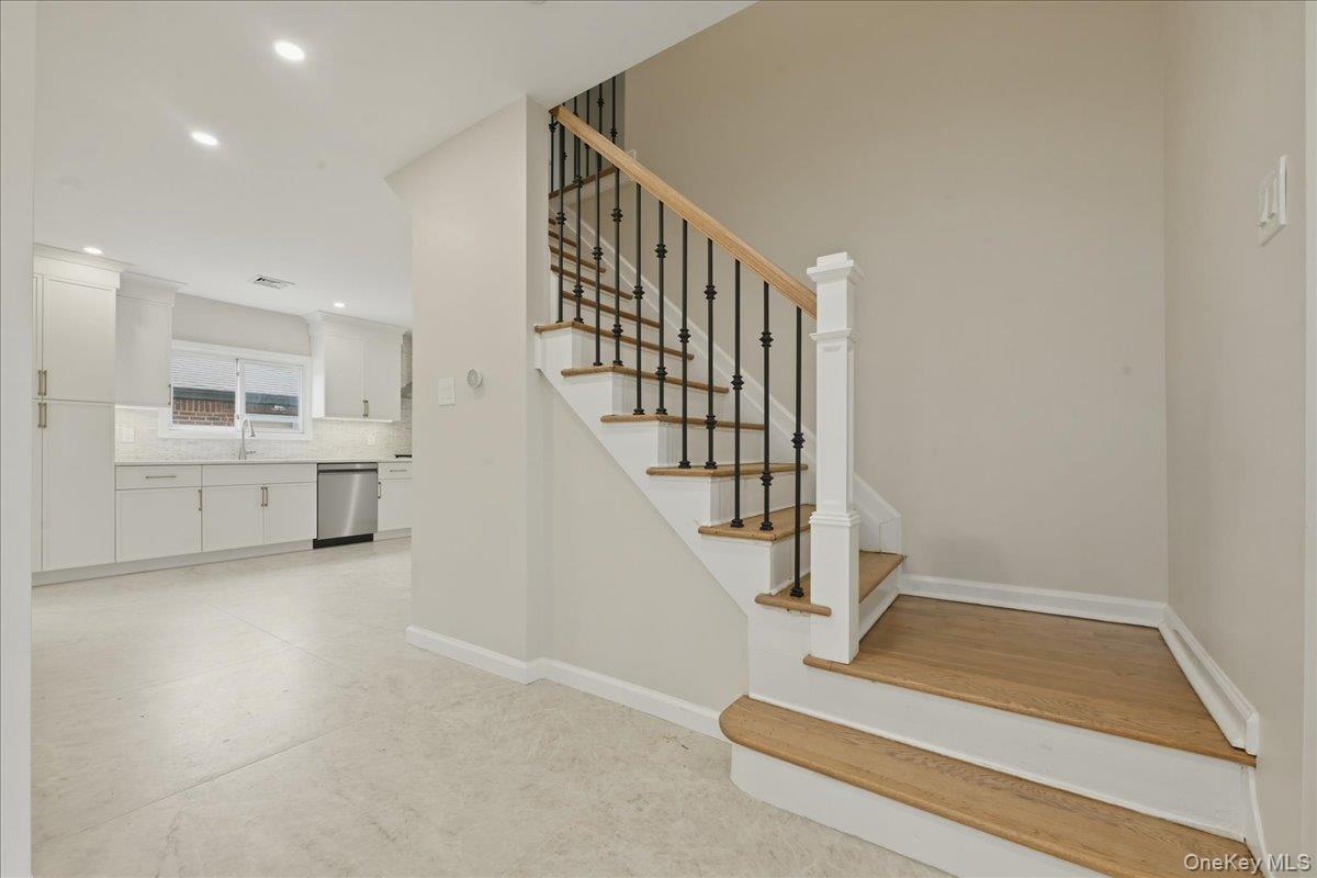616 Harless Place Property Photo 4