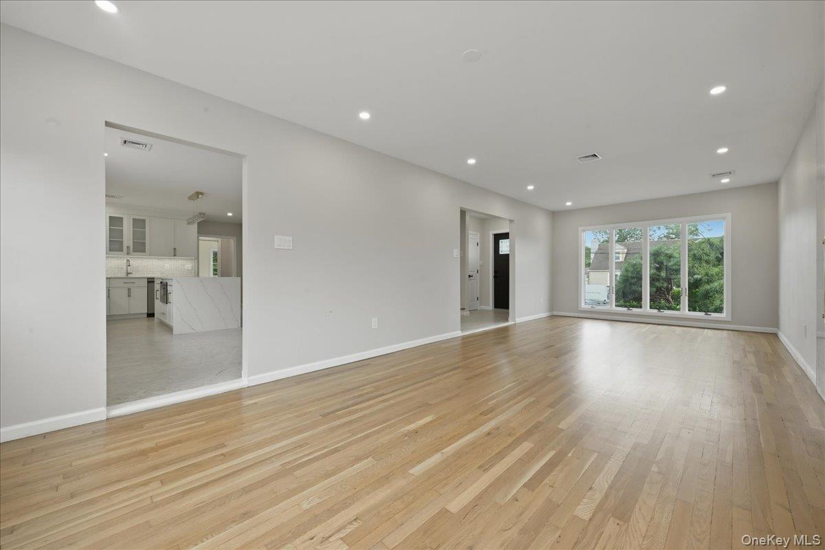 616 Harless Place Property Photo 6