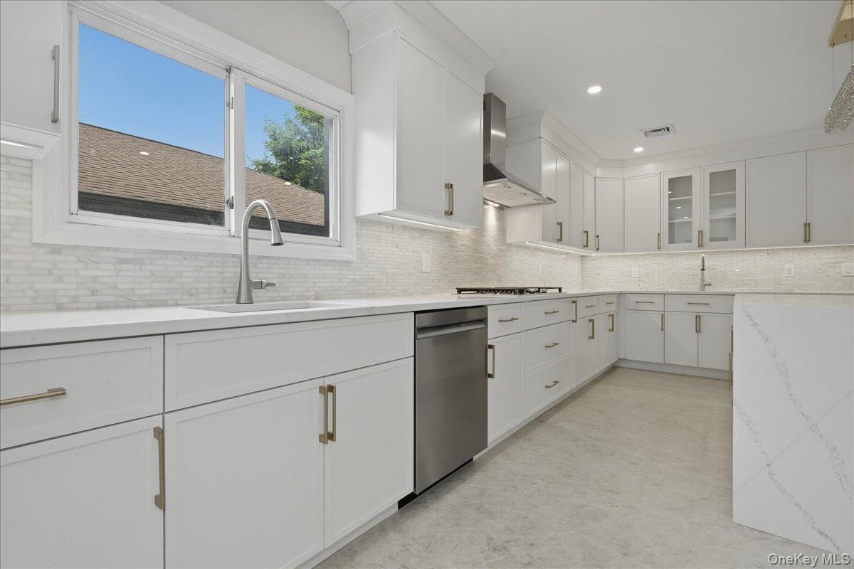 616 Harless Place Property Photo 8