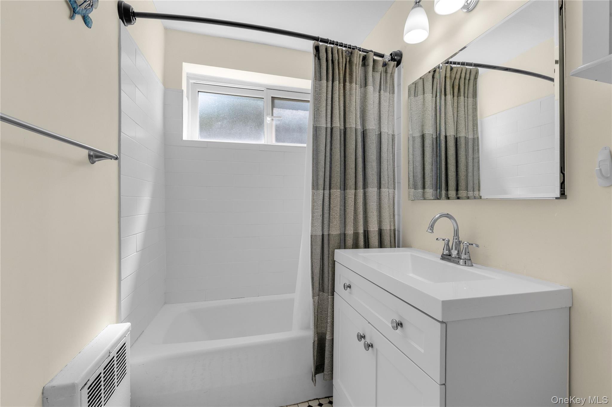 32 Pearsall Avenue 3f Property Photo 13