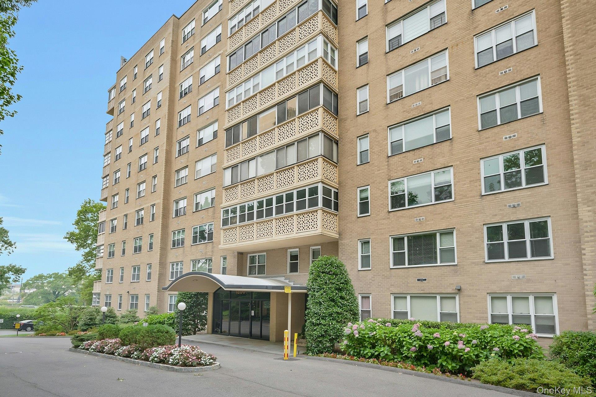 1200 Midland Avenue 9e Property Photo 1