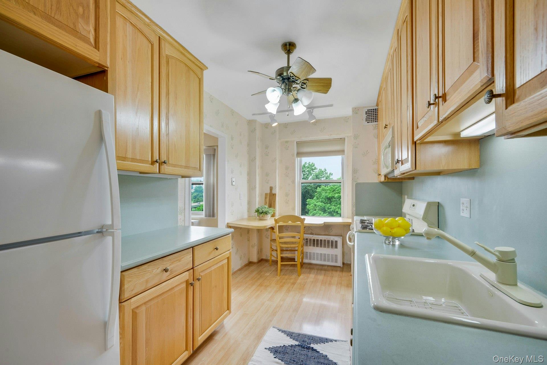 1200 Midland Avenue 9e Property Photo 8