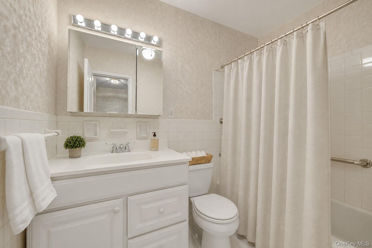 1200 Midland Avenue 9e Property Photo 10