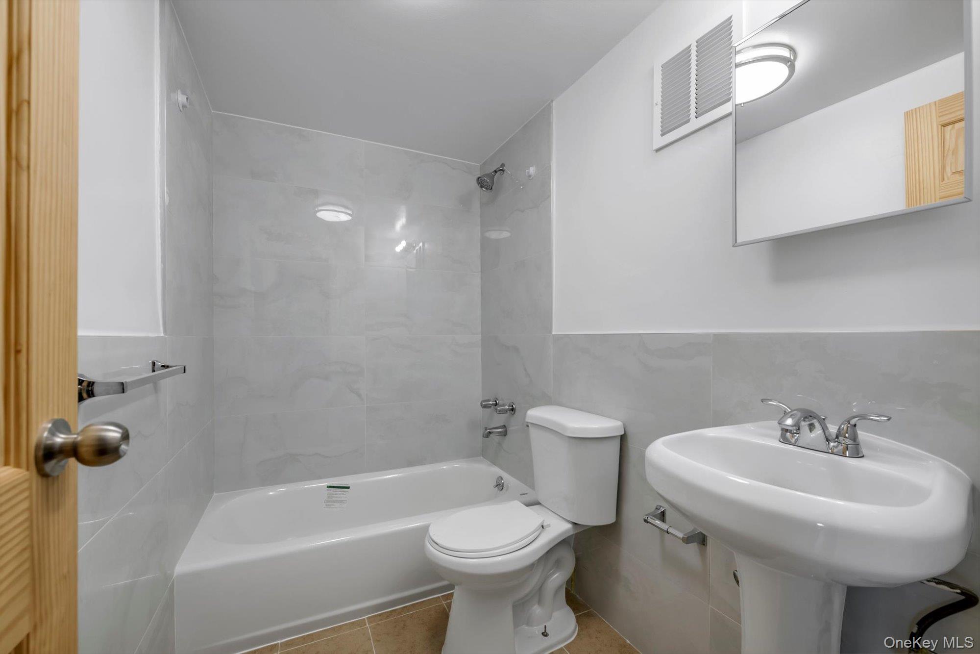 5337 97th Street Property Photo 7