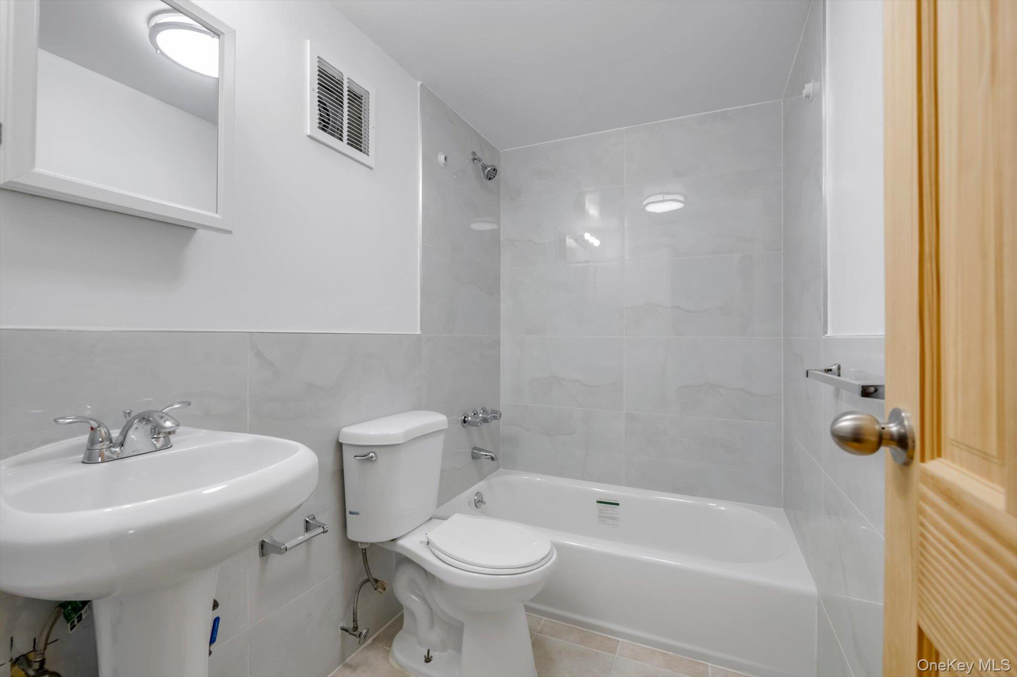 5337 97th Street Property Photo 10