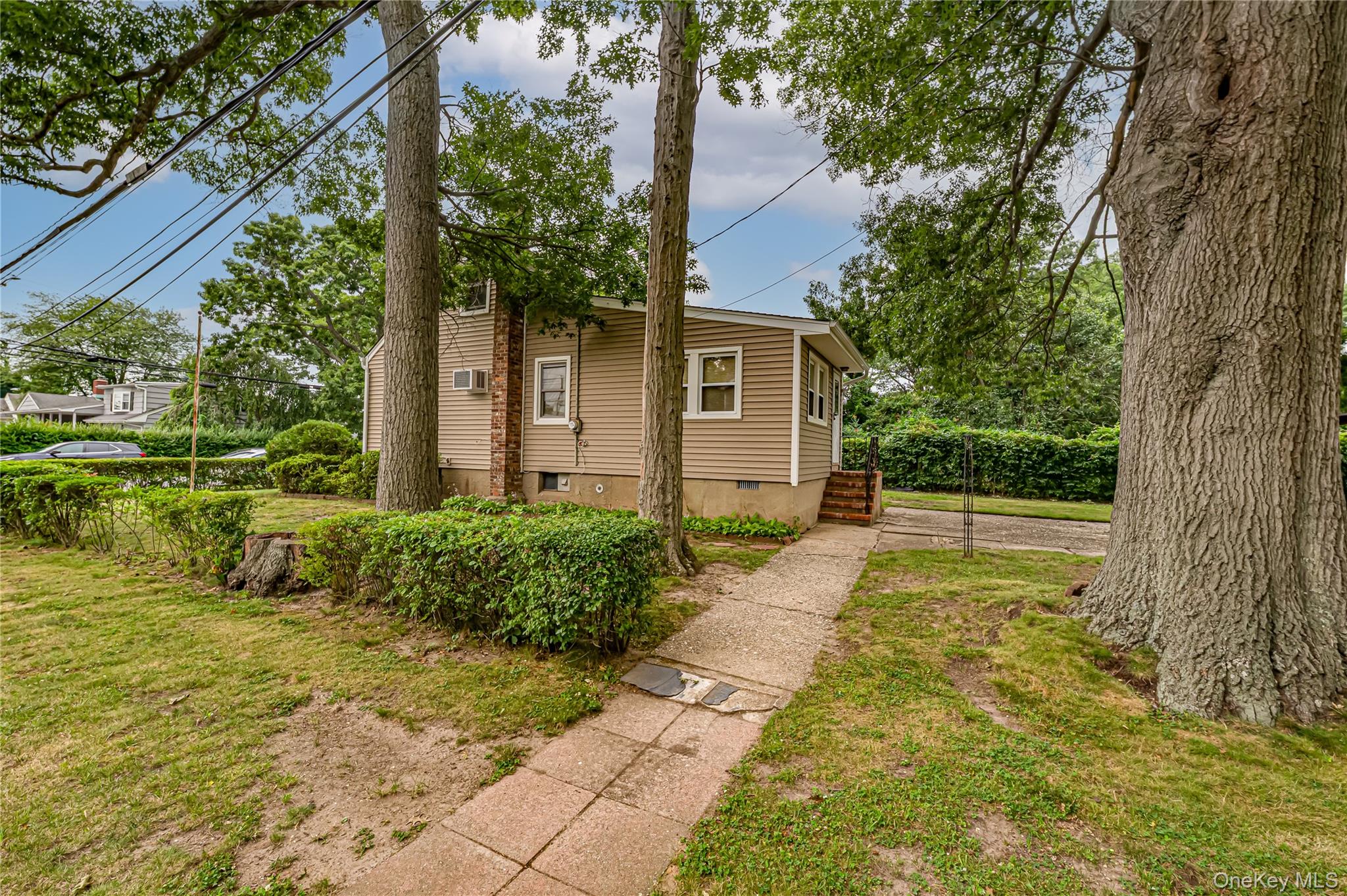 380 W Gates Avenue Property Photo 3