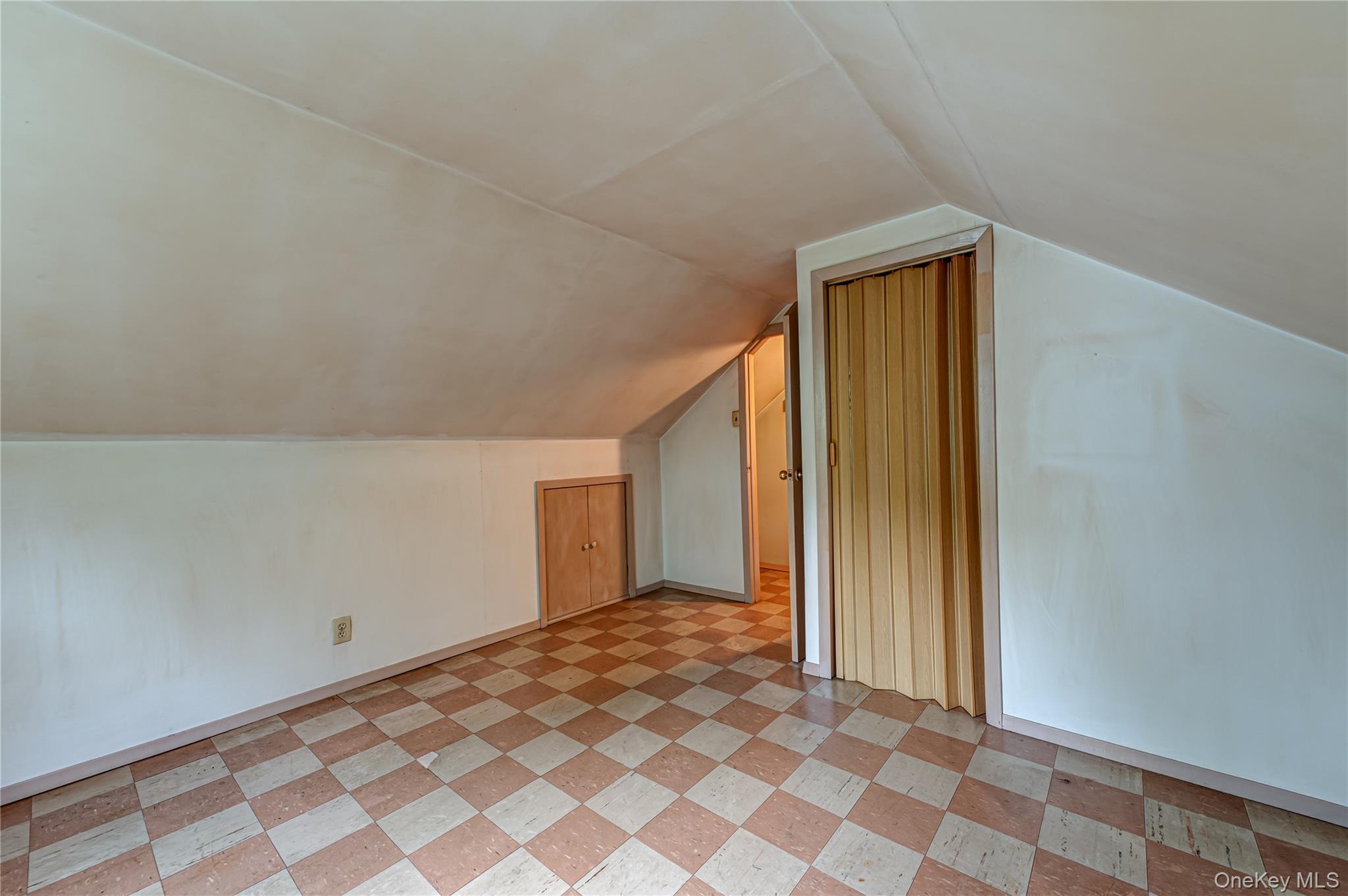 380 W Gates Avenue Property Photo 15