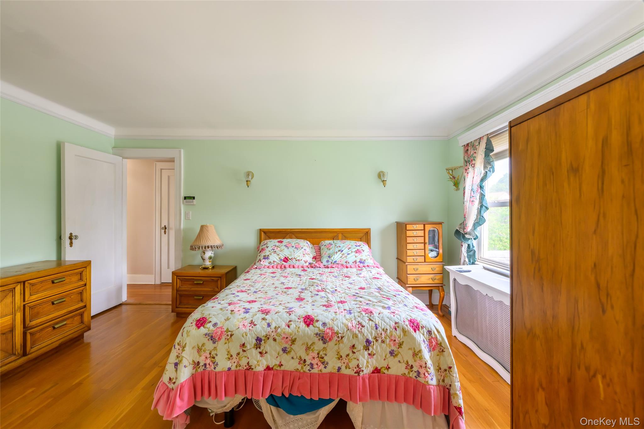 270 Bedell Terrace Property Photo 18