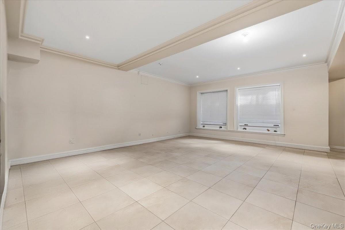 17 Sutton Place Property Photo 34