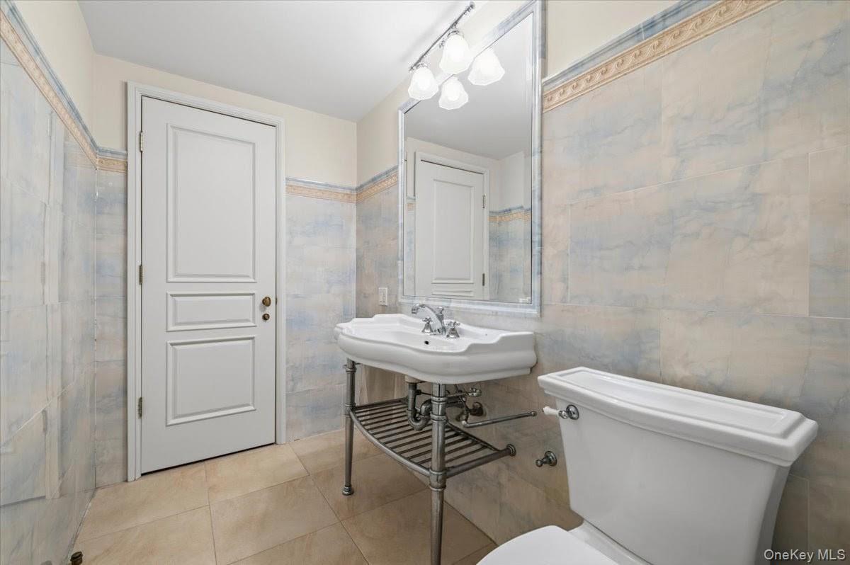17 Sutton Place Property Photo 37