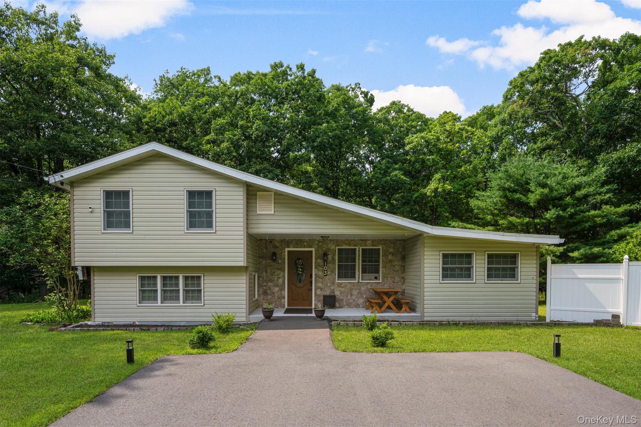 103 High Hill Road Property Photo 1