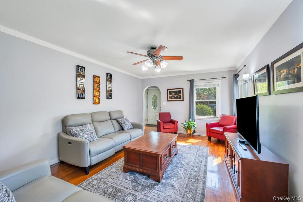 8726 249th Street Property Photo 3