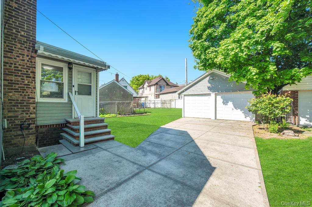 8726 249th Street Property Photo 19