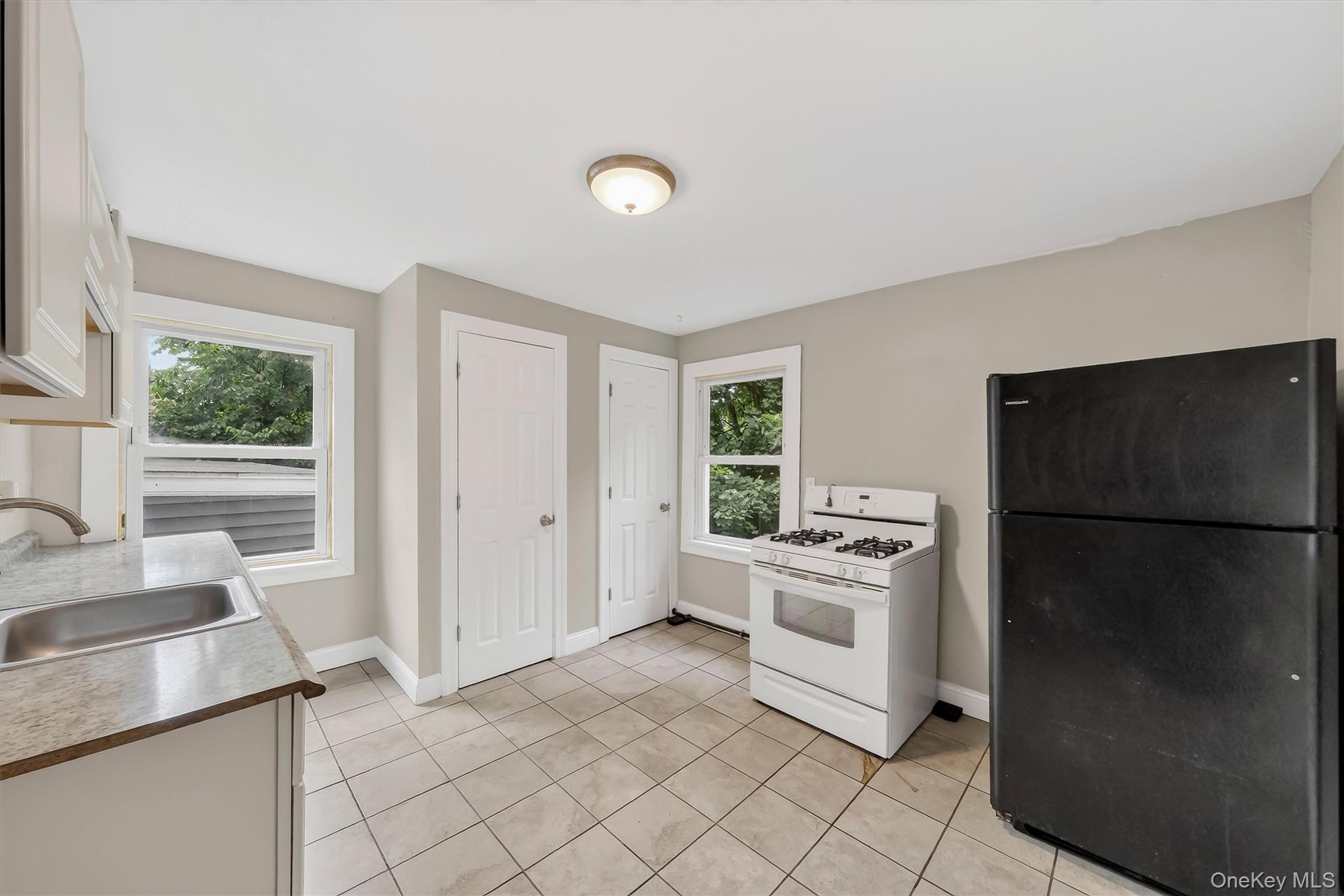 68 Catharine Street Unit 2 Property Photo 9