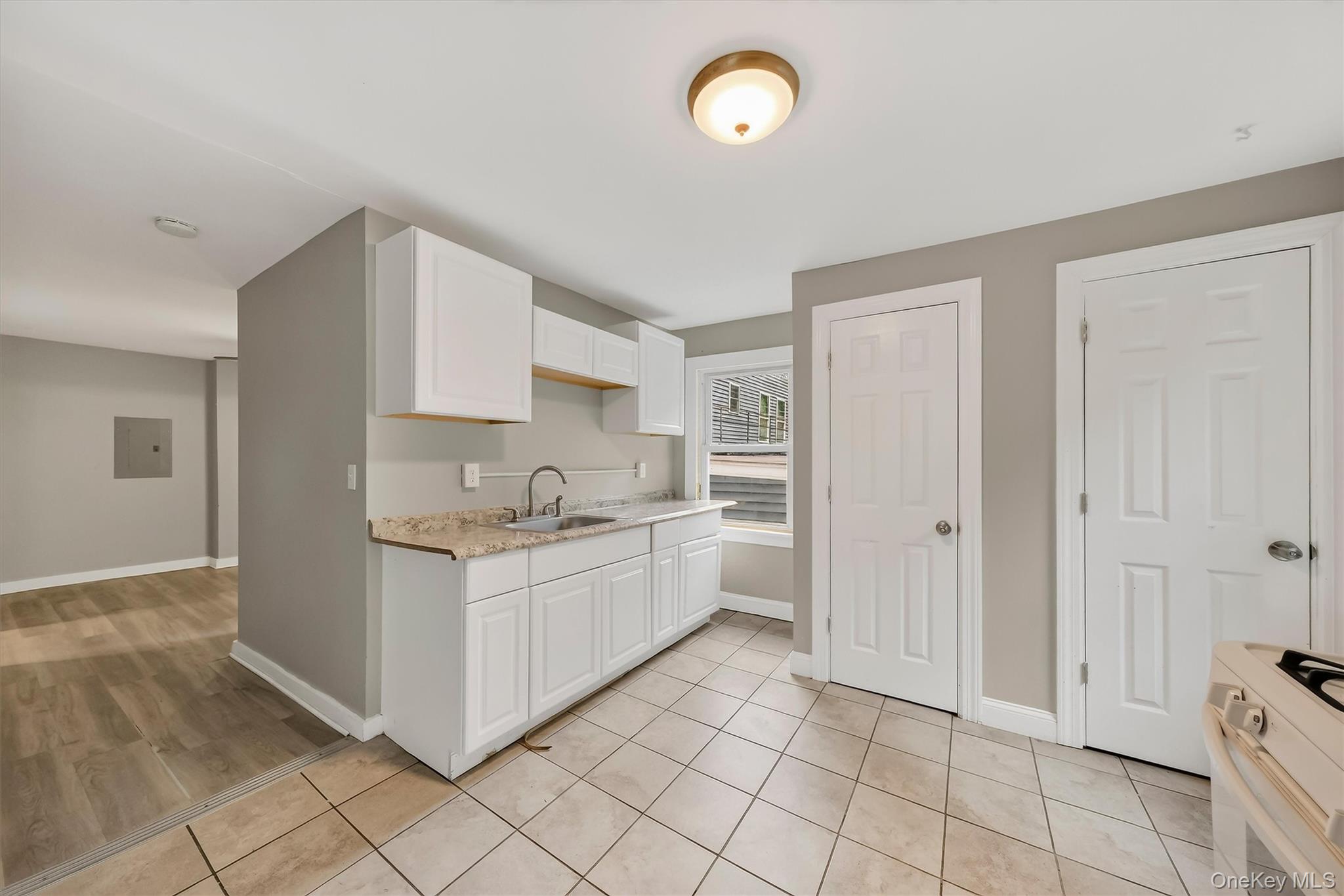 68 Catharine Street Unit 2 Property Photo 10