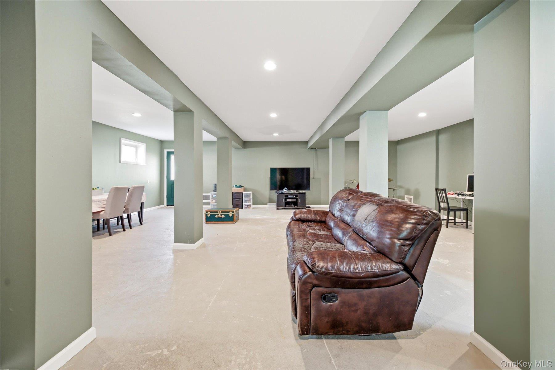67 Radcliffe Road Property Photo 4