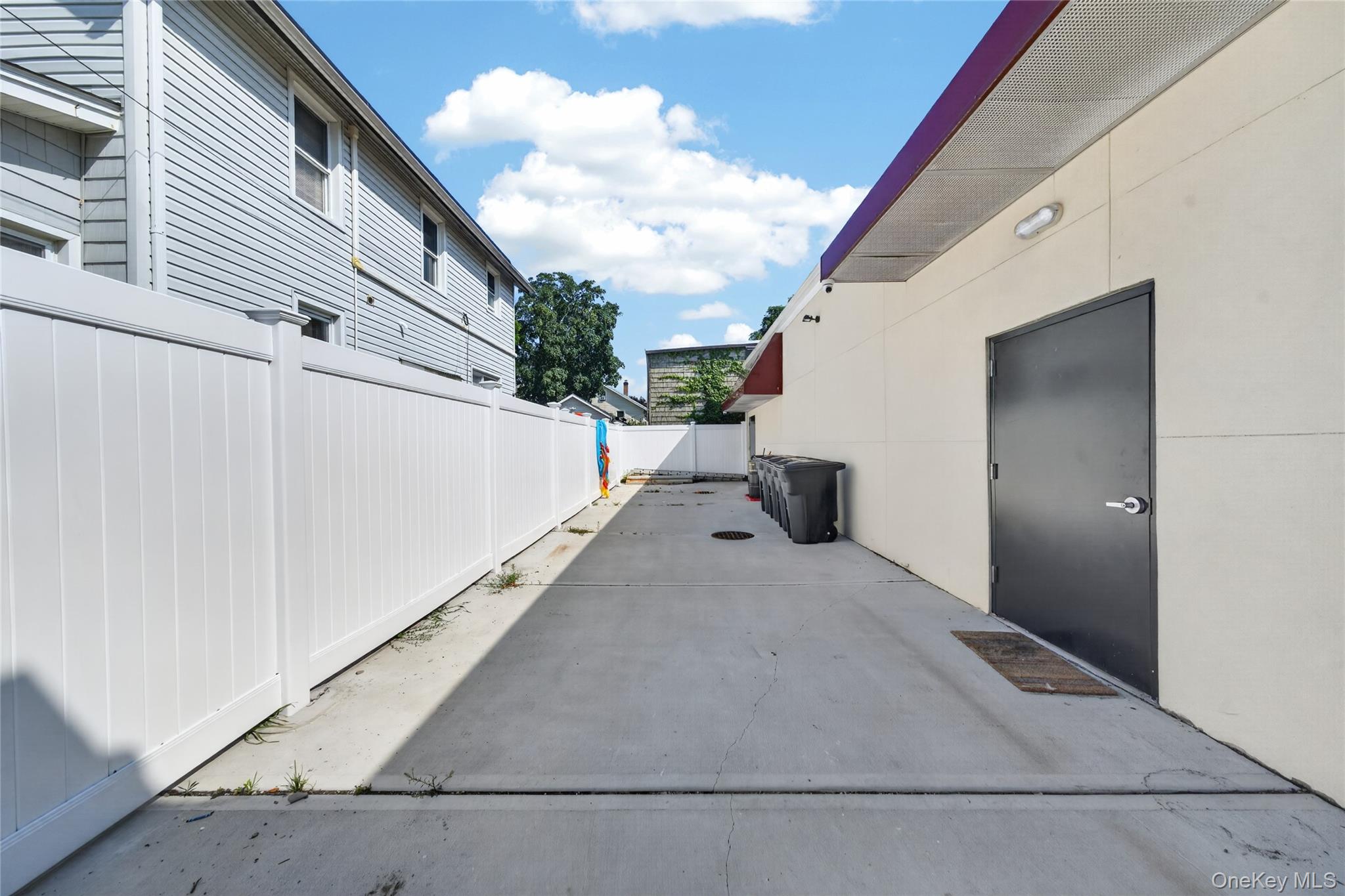 281 Clinton Street Property Photo 7