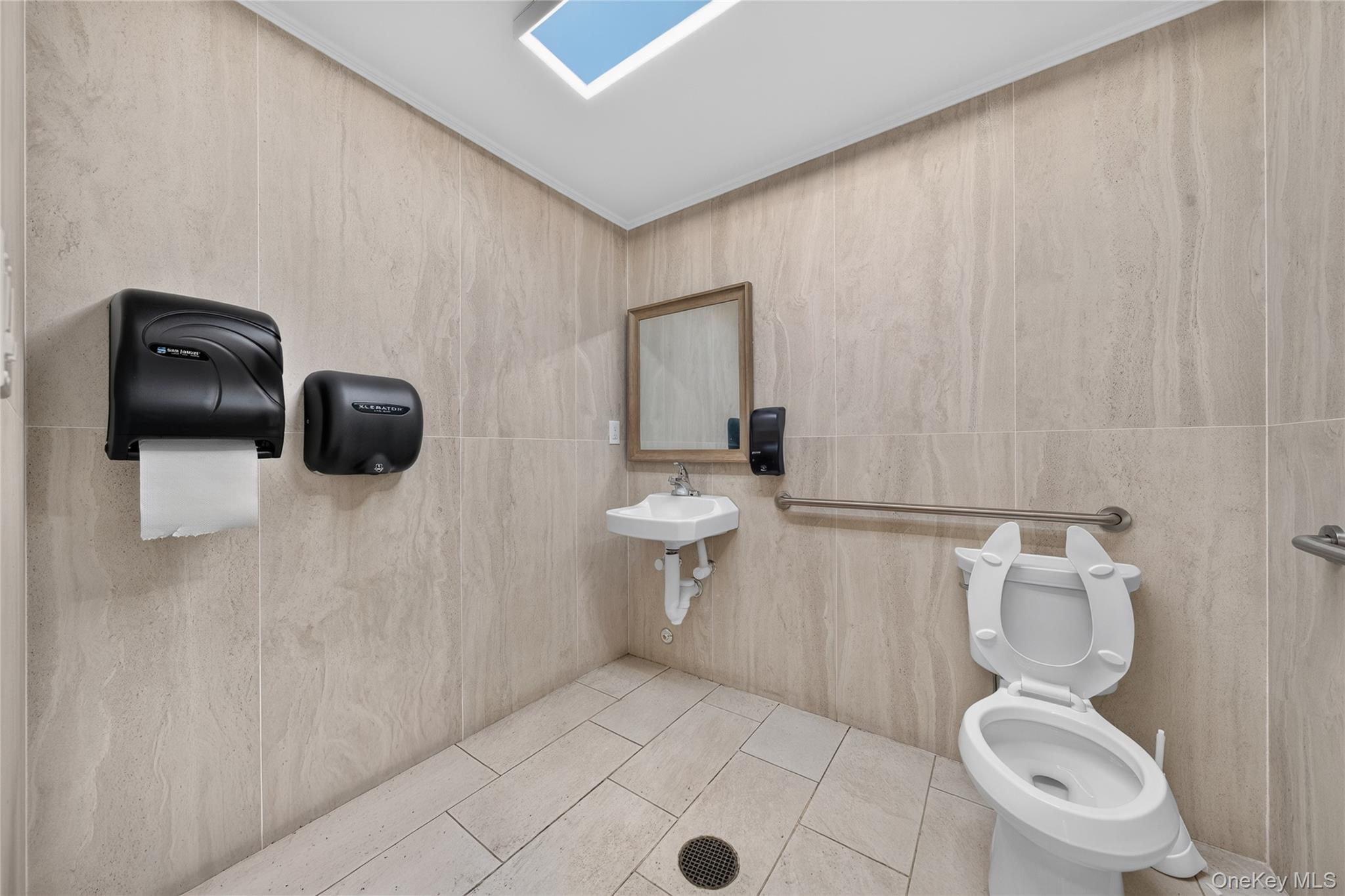 281 Clinton Street Property Photo 29