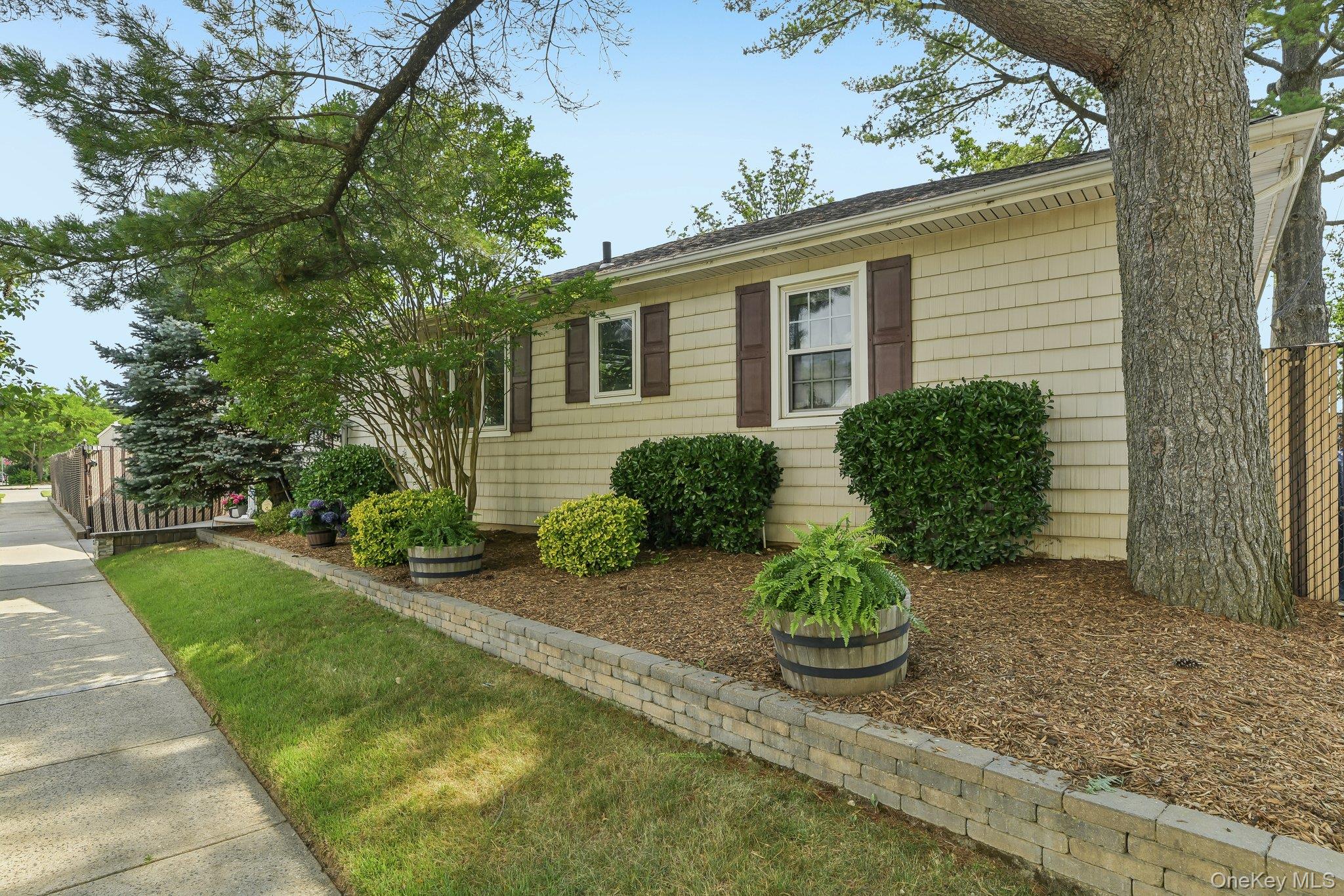 7814 Langdale Street Property Photo 5