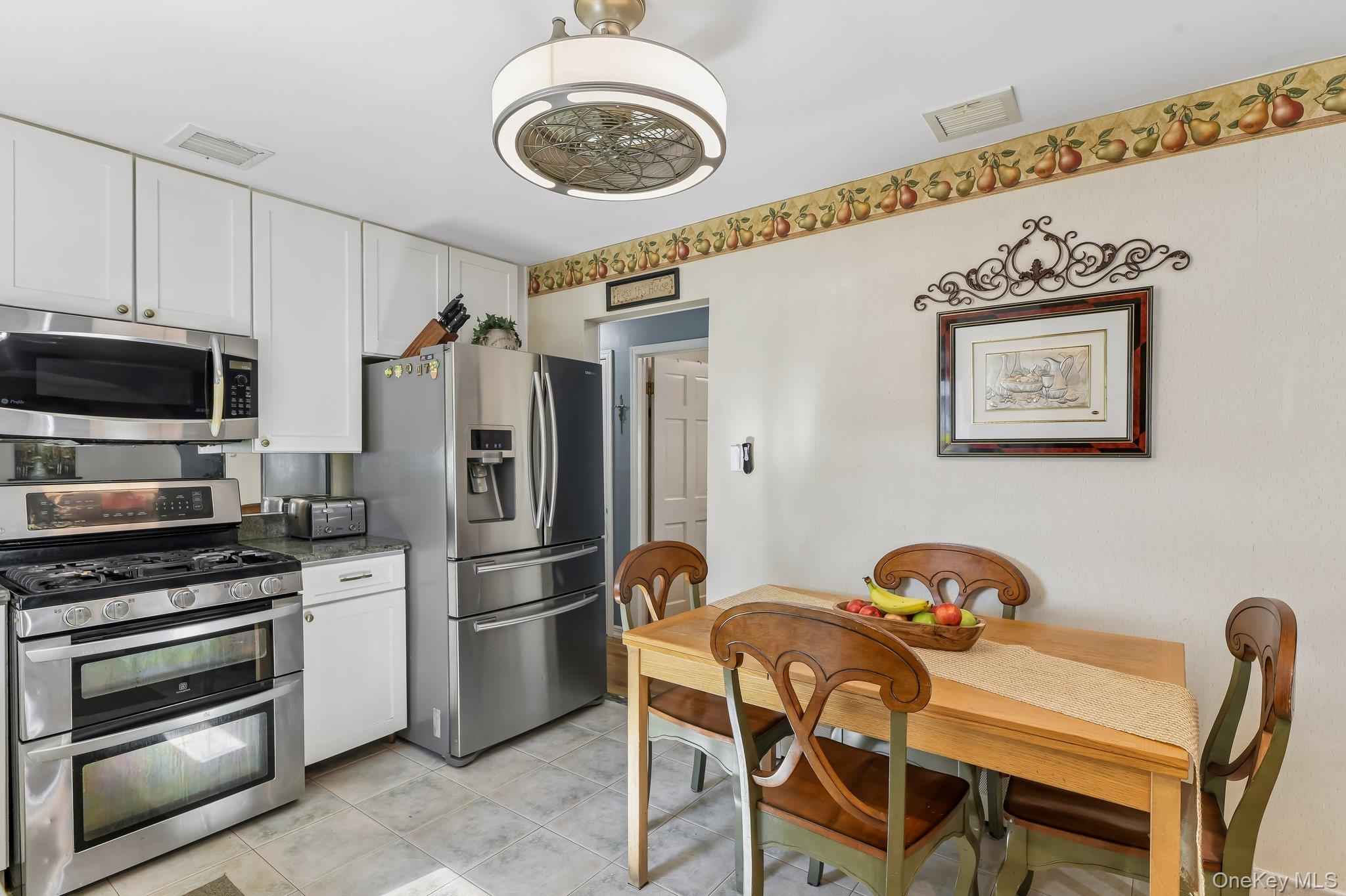 7814 Langdale Street Property Photo 14