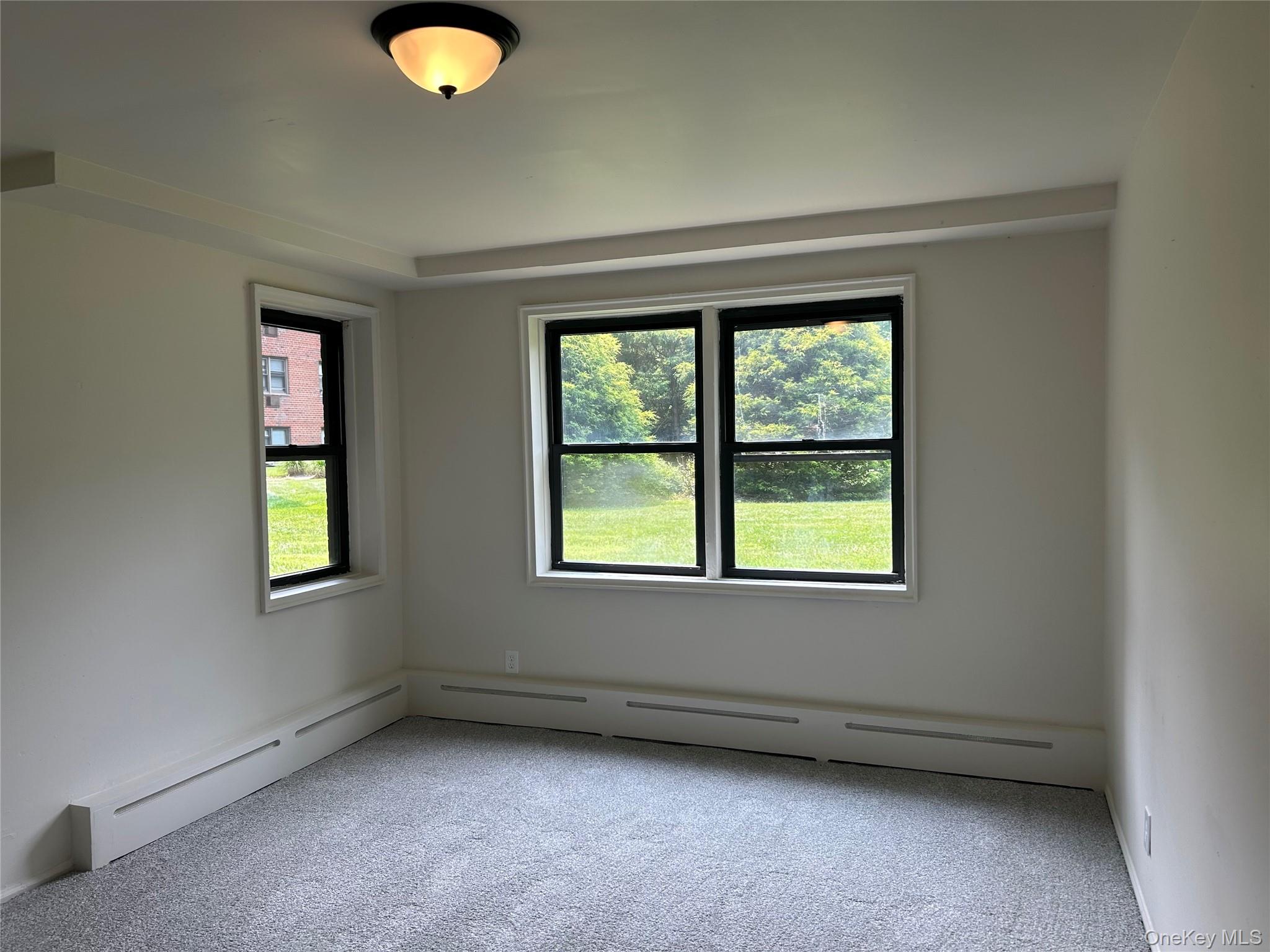 5 Oakdale Manor L22 Property Photo 11