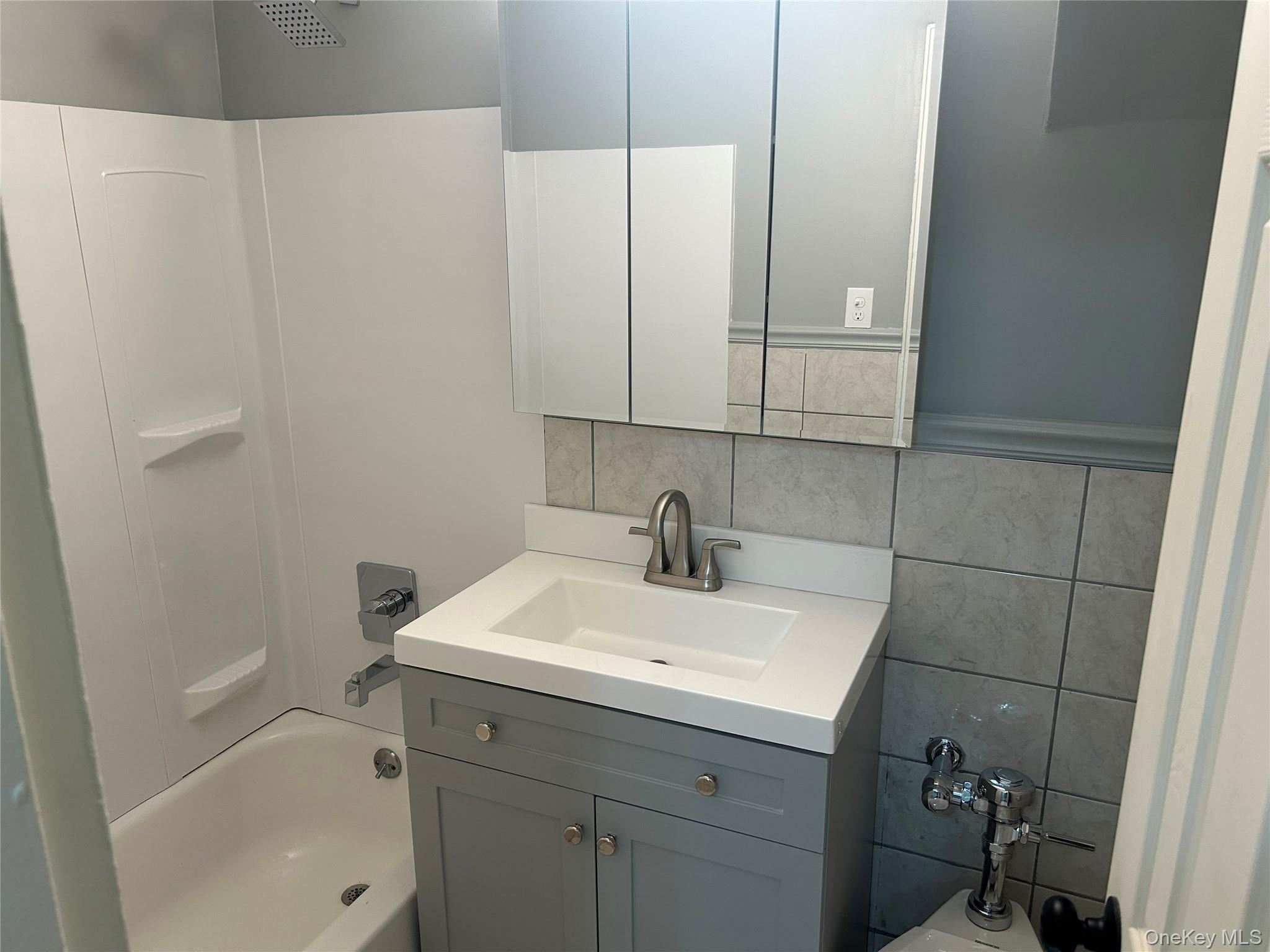 5 Oakdale Manor L22 Property Photo 15