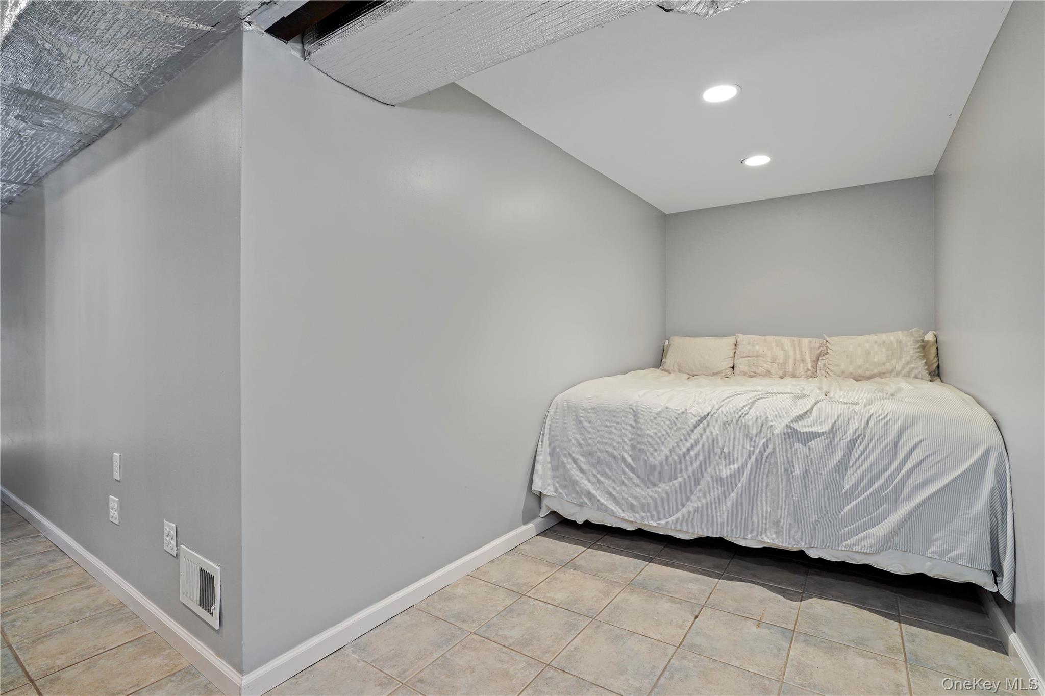 268 Ardsley Street Property Photo 26