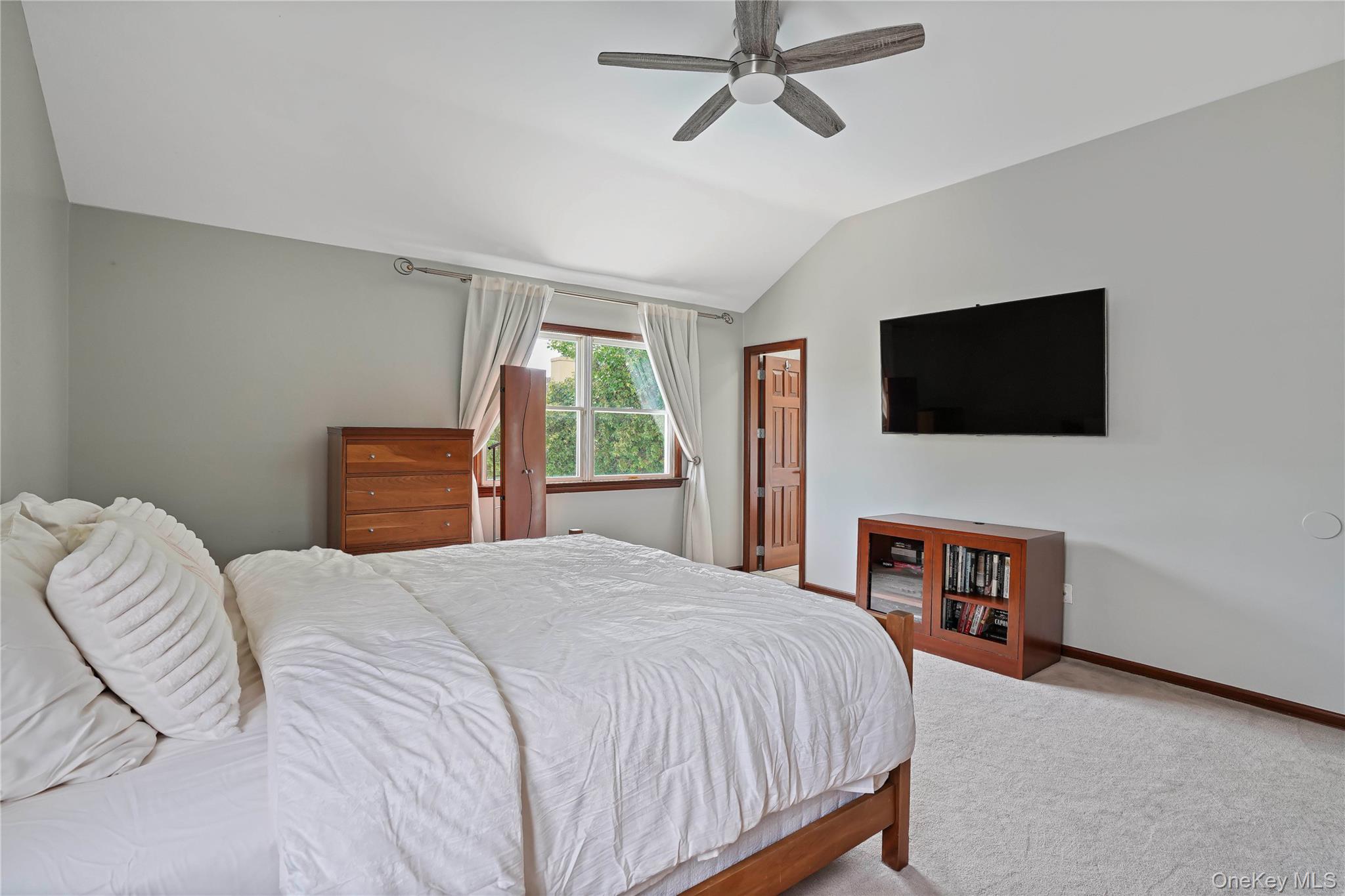 268 Ardsley Street Property Photo 34