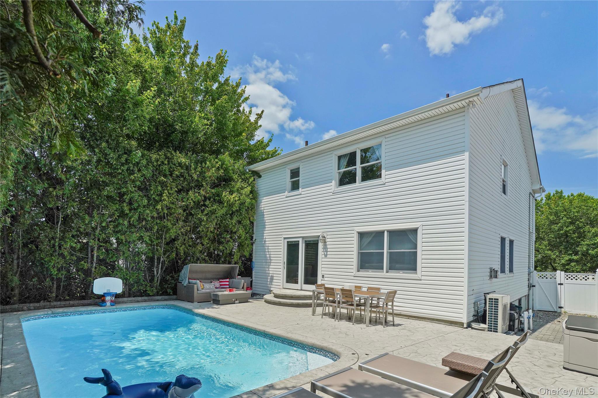 268 Ardsley Street Property Photo 40