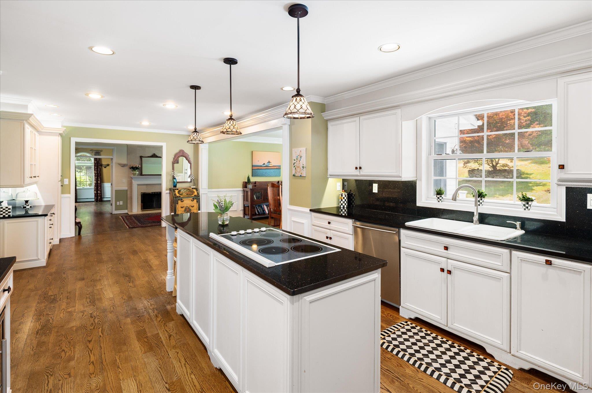 10 Adams Farm Road Property Photo 12