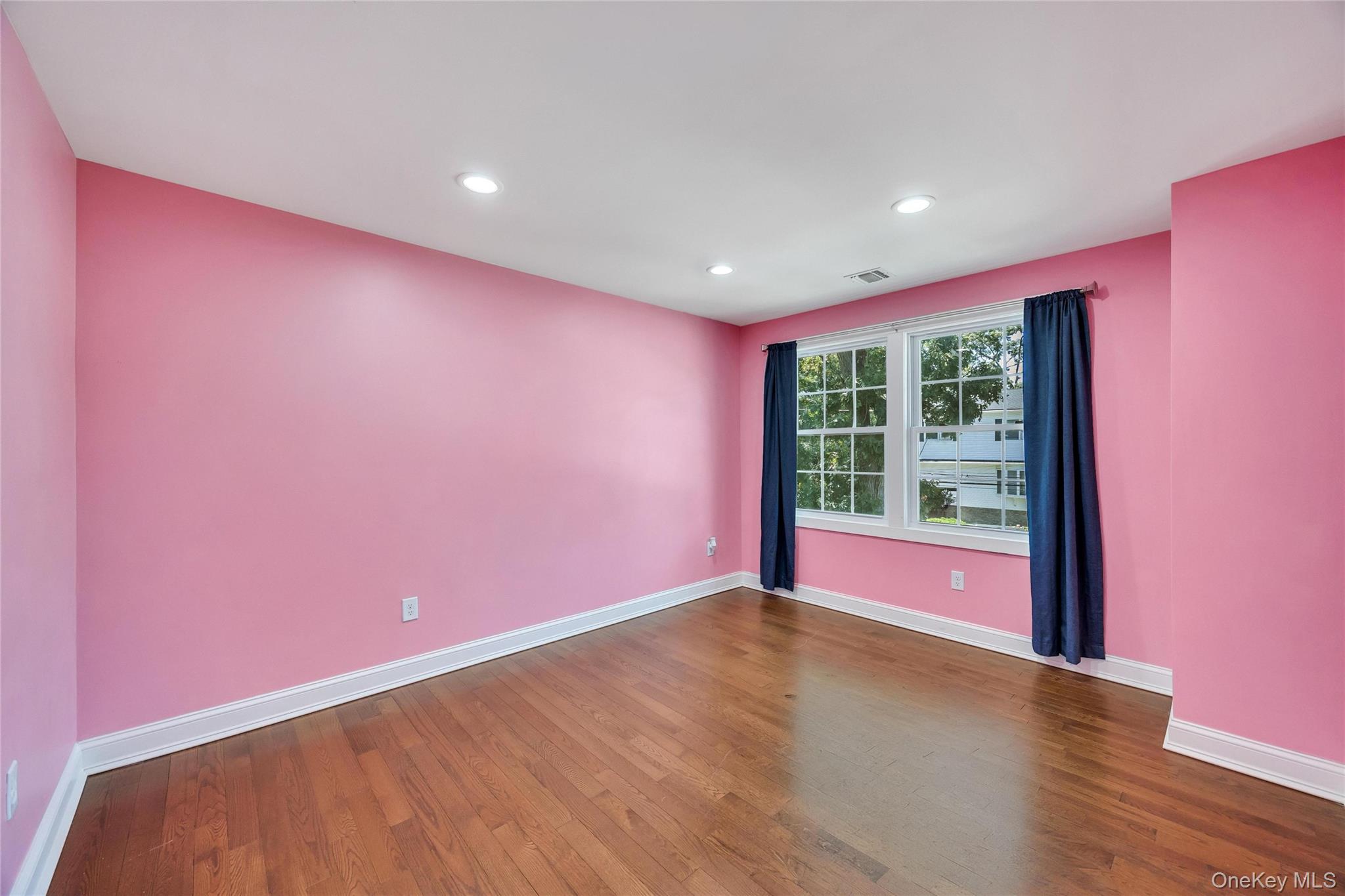 71 Penn Street Property Photo 9