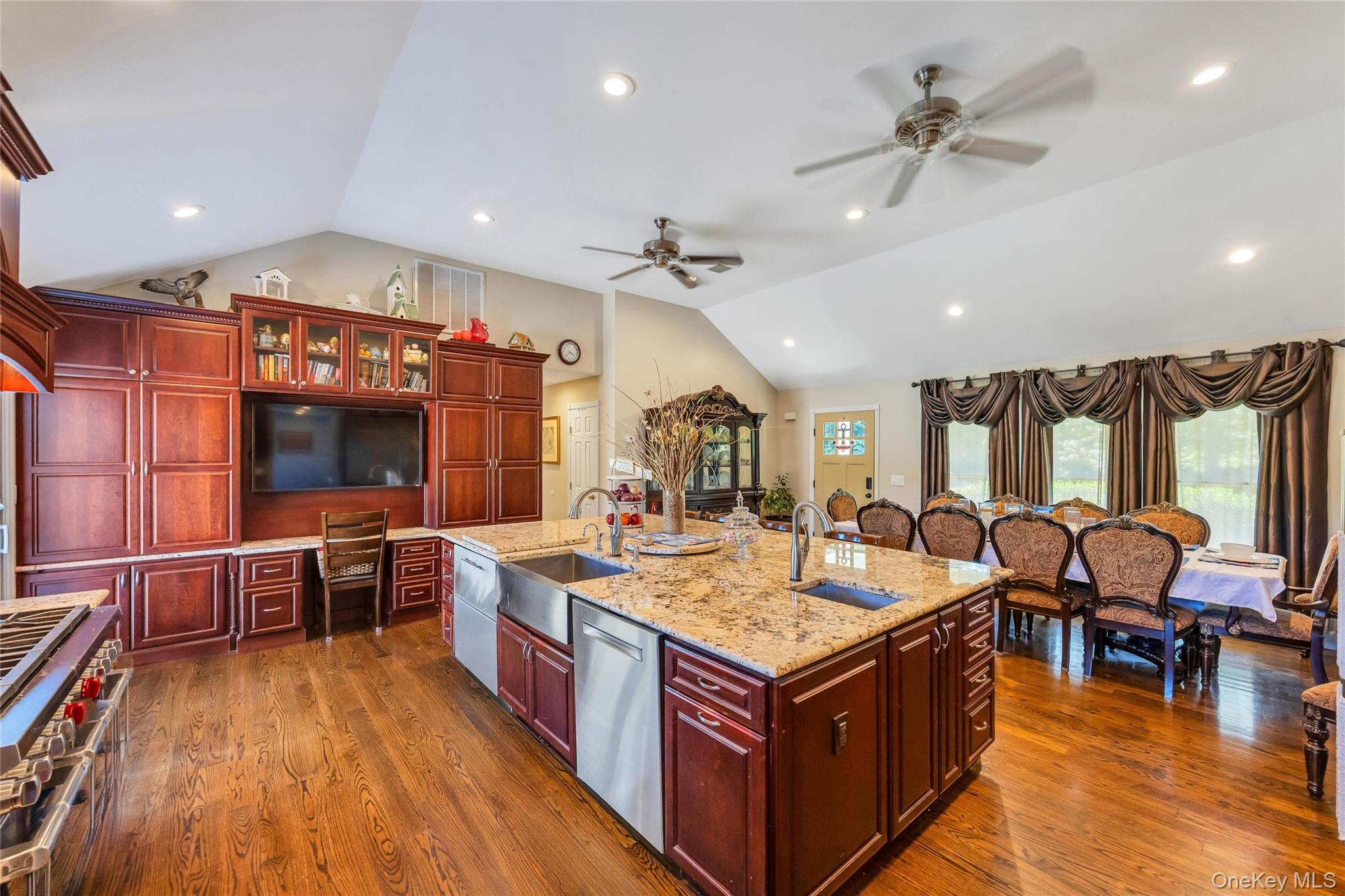 158 South Street Property Photo 8