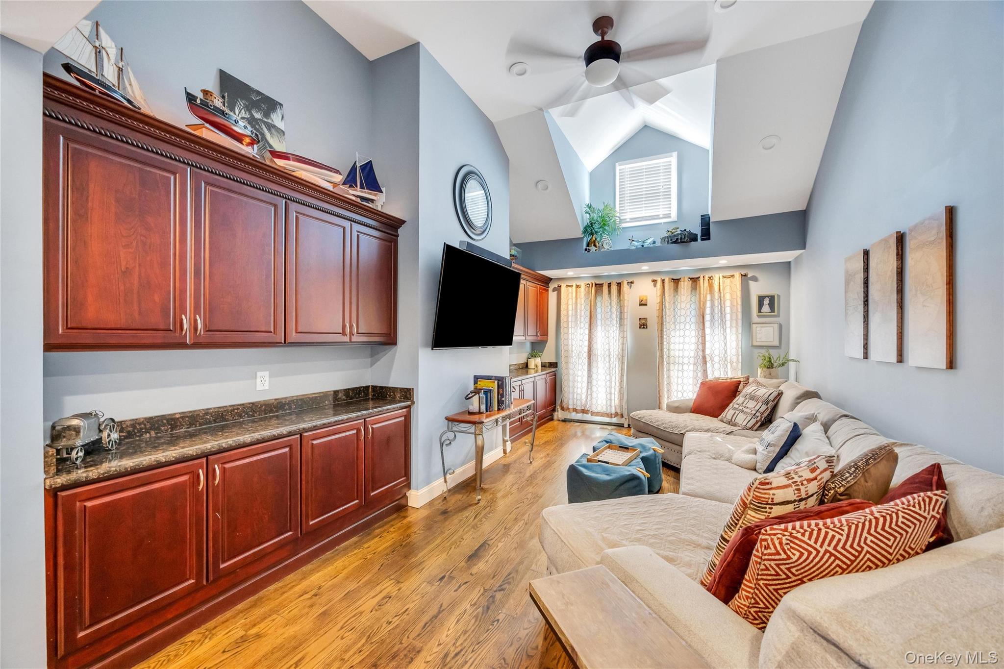 158 South Street Property Photo 17