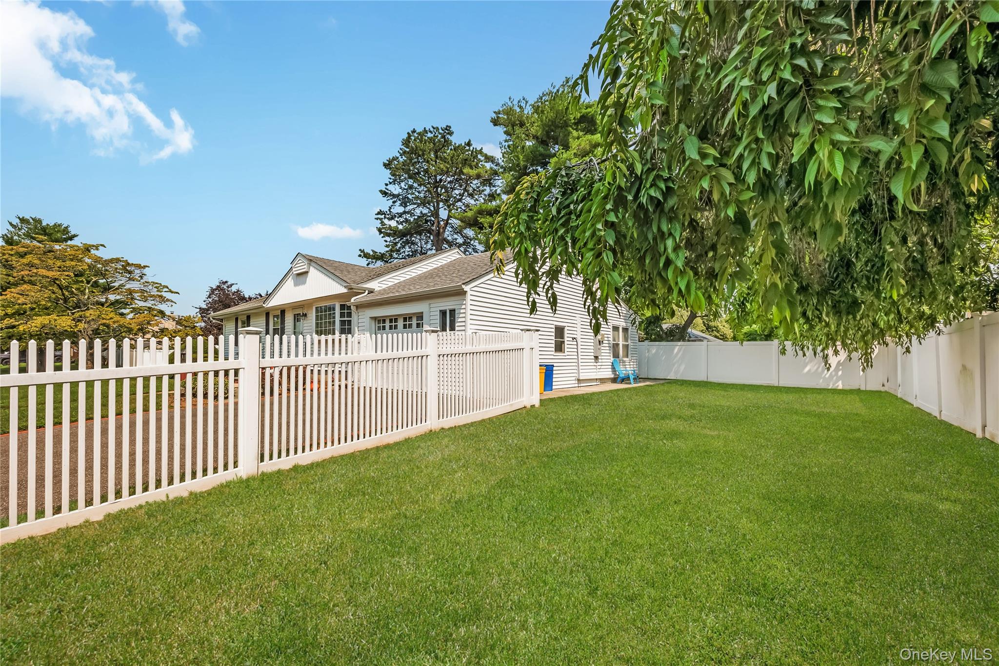 21 Bruce Lane Property Photo 8