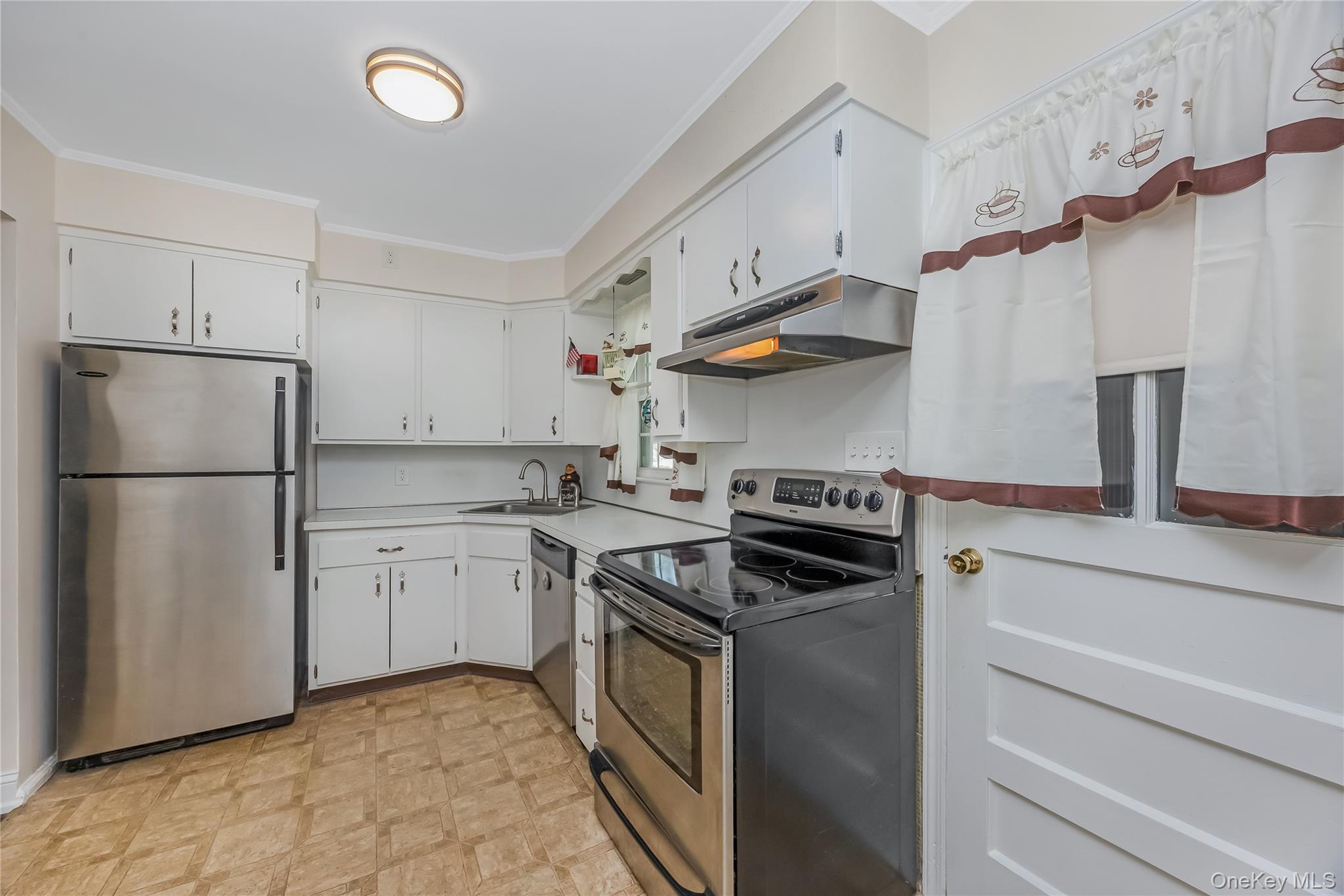 21 Bruce Lane Property Photo 16
