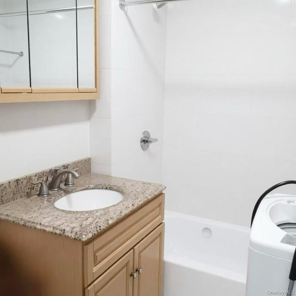37-13 107th Street 4a Property Photo 5