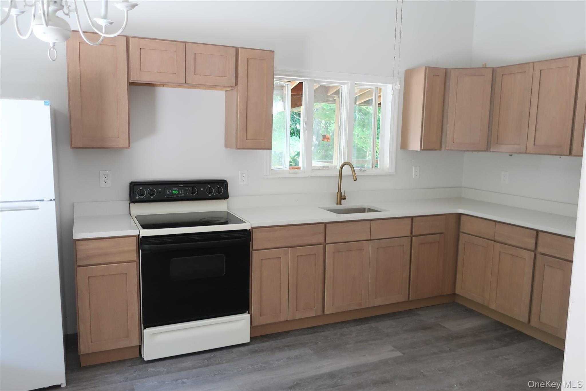 9 Conklin Lane Property Photo 2
