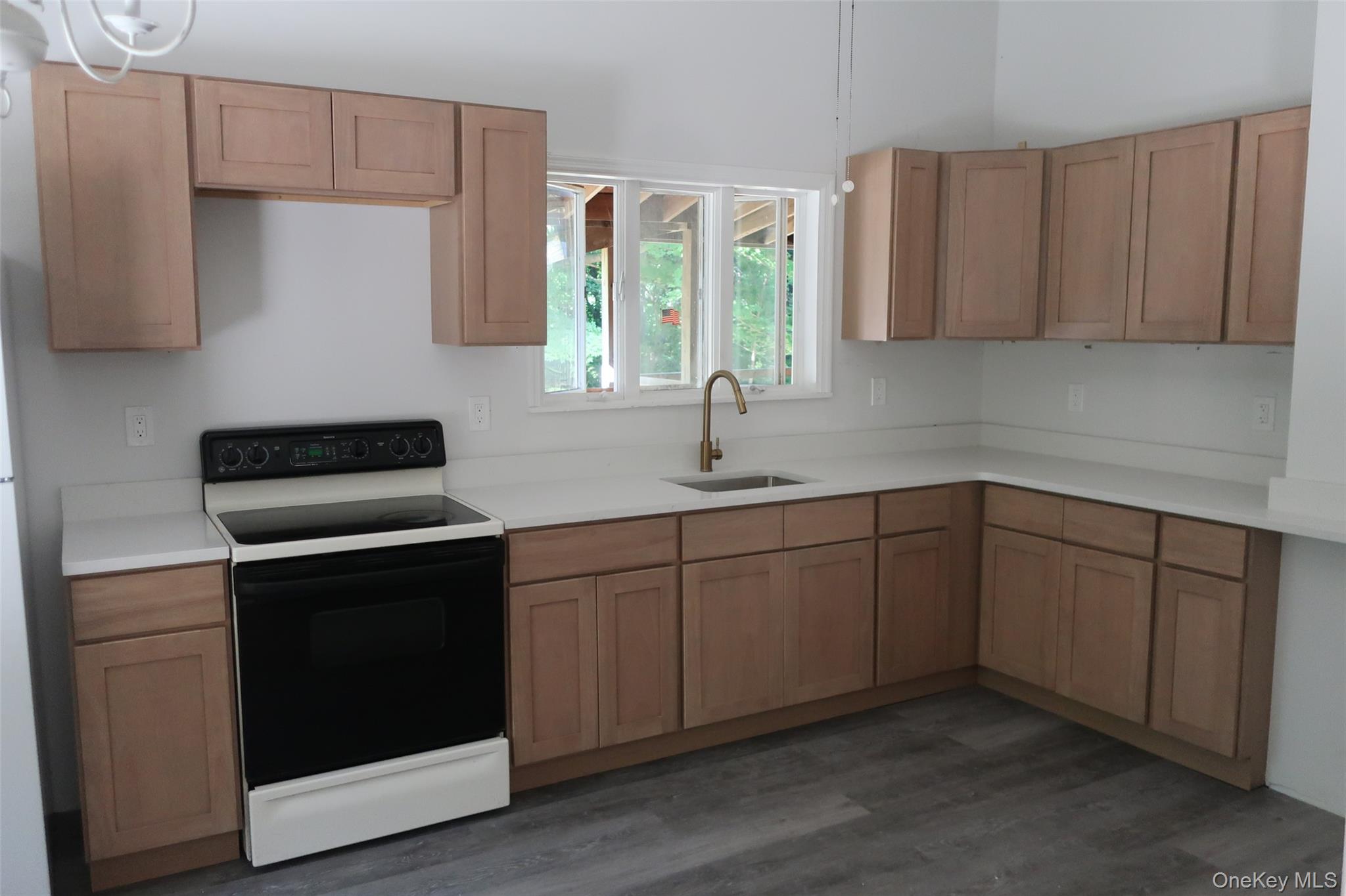 9 Conklin Lane Property Photo 3