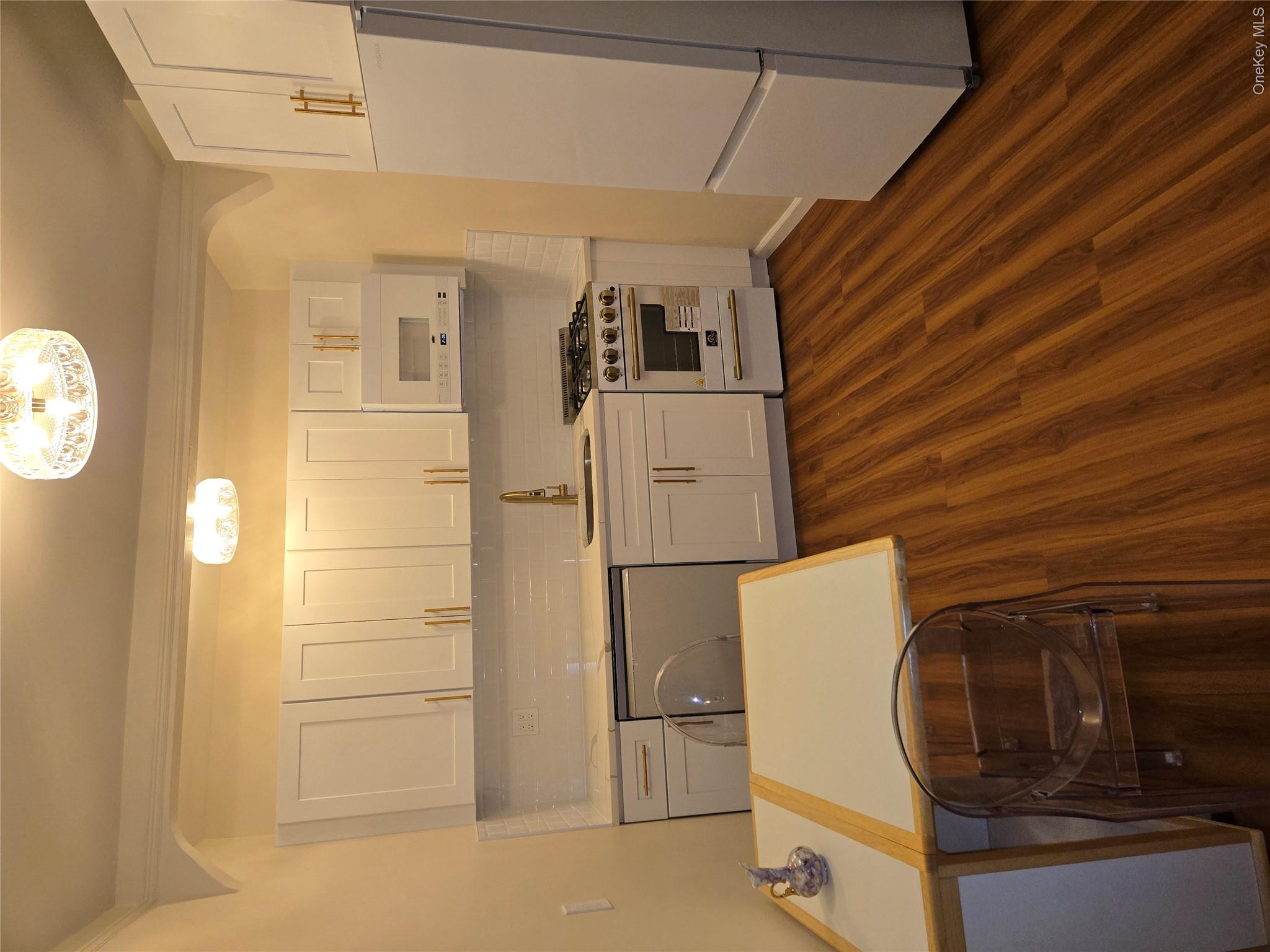 99-45 67 Road 223 Property Photo 4