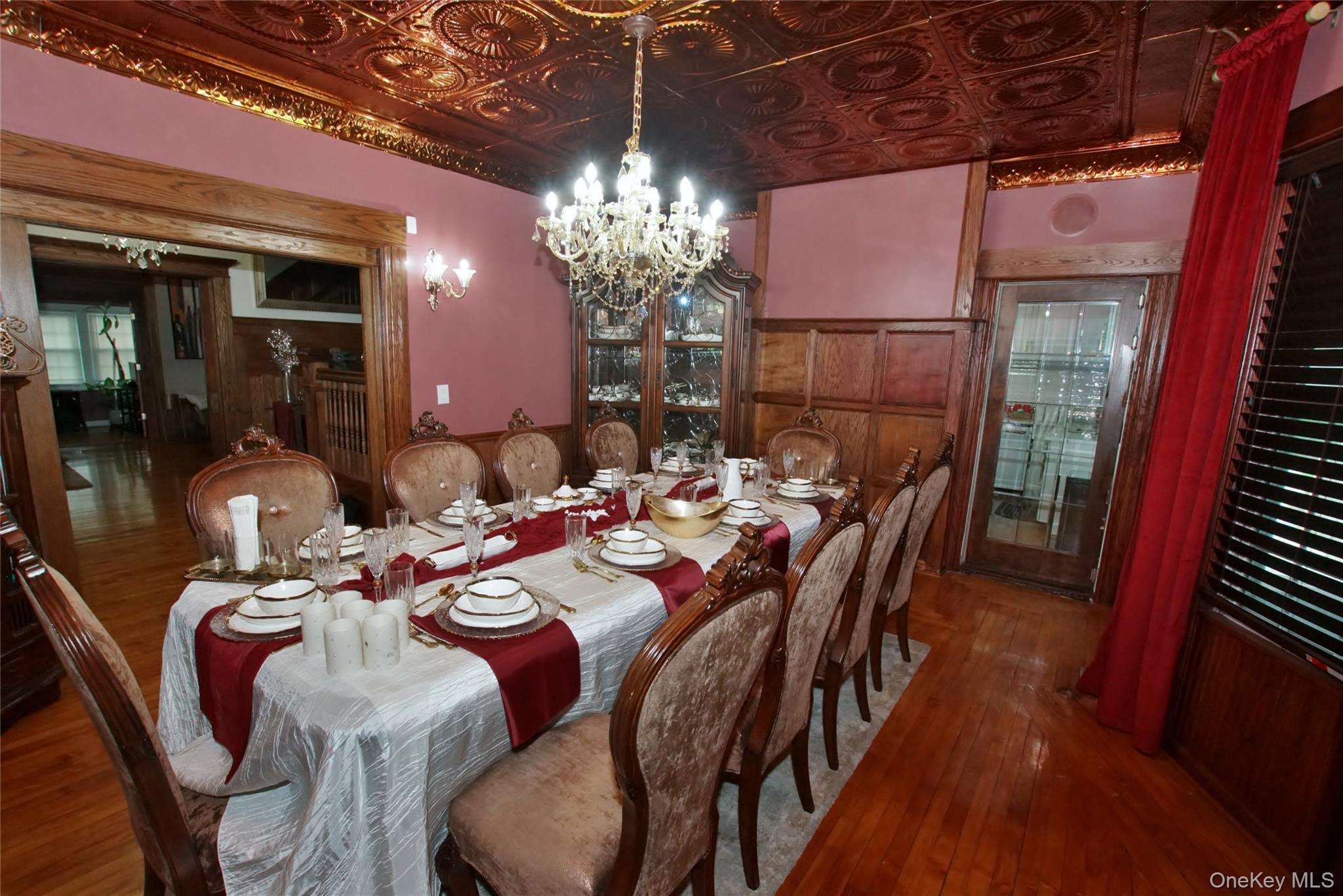 278 S Long Beach Avenue Property Photo 7